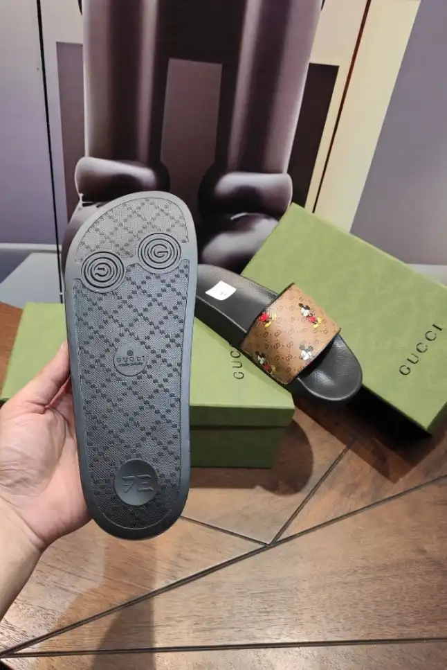 hype Gucci Slippers