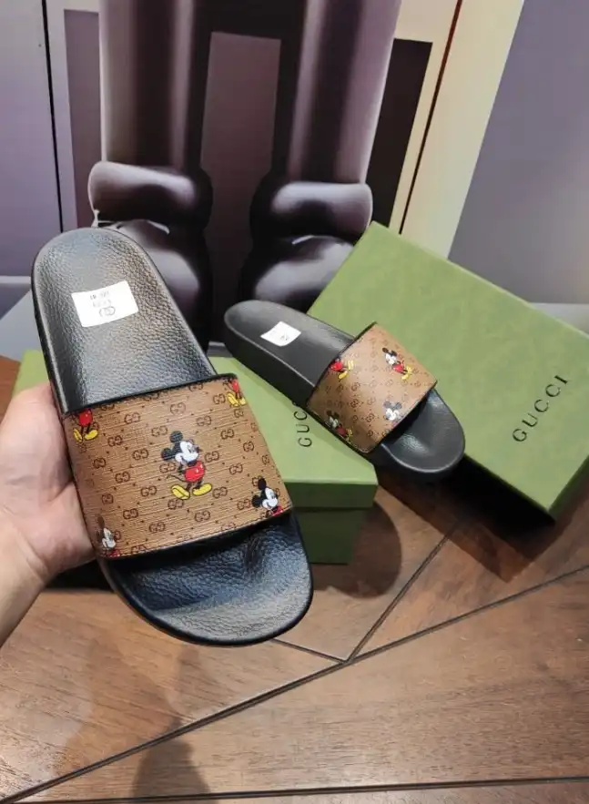 hype Gucci Slippers