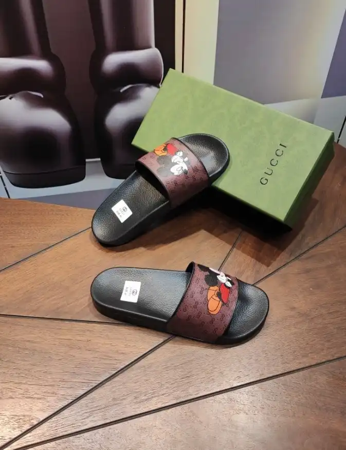 hype Gucci Slippers