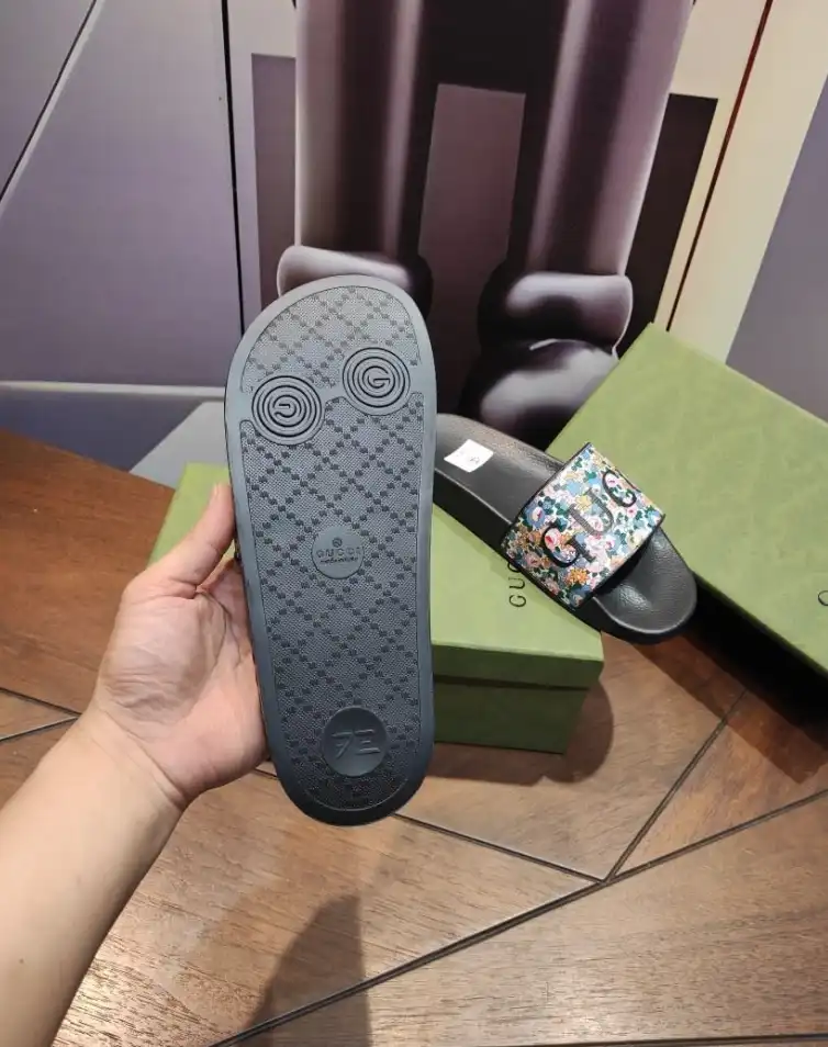 hype Gucci Slippers