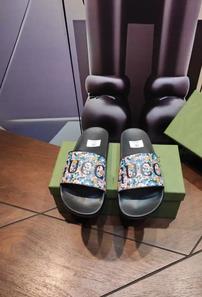 hype Gucci Slippers