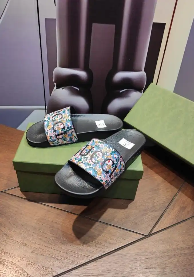 hype Gucci Slippers