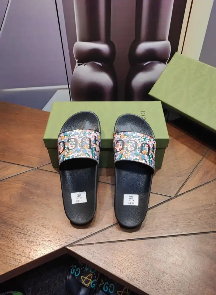 hype Gucci Slippers