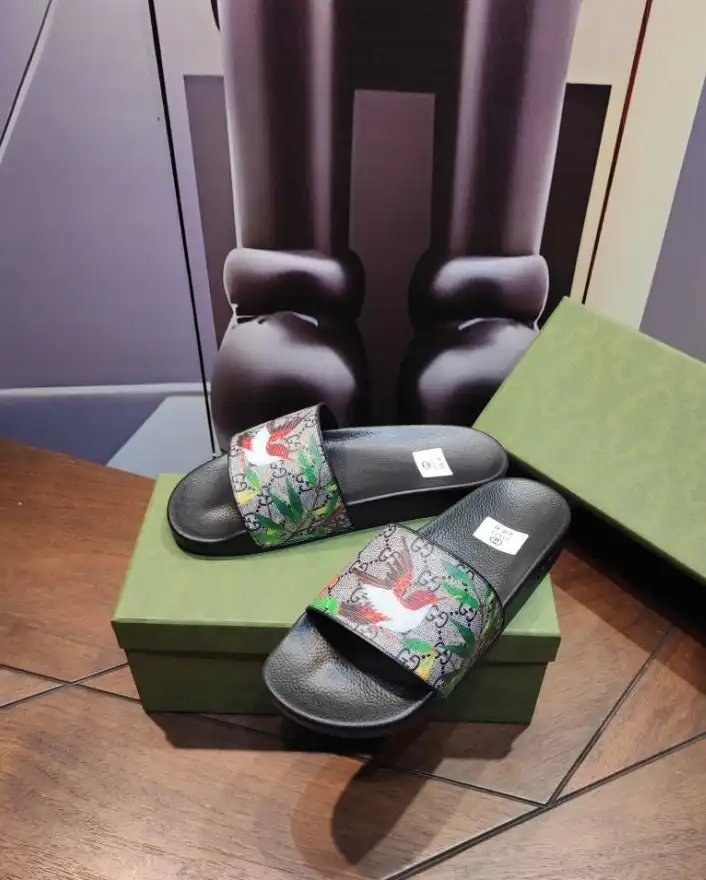 hype Gucci Slippers