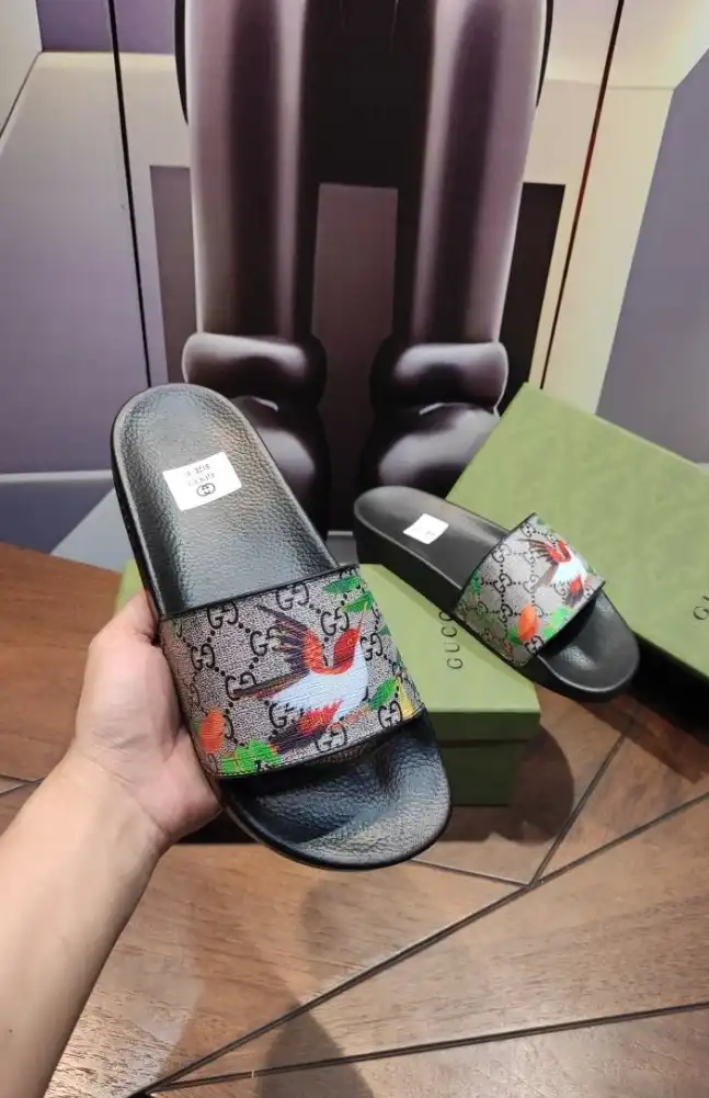 hype Gucci Slippers