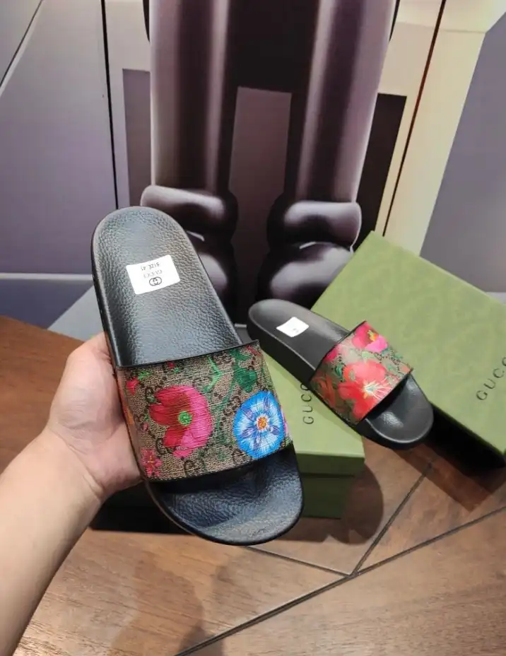 hype Gucci Slippers