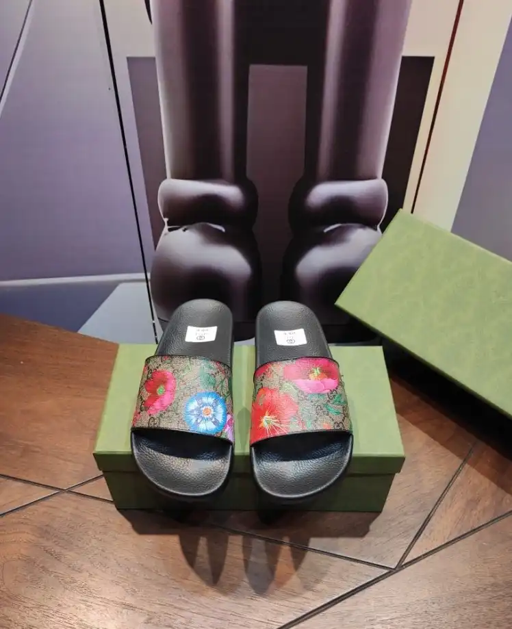 hype Gucci Slippers