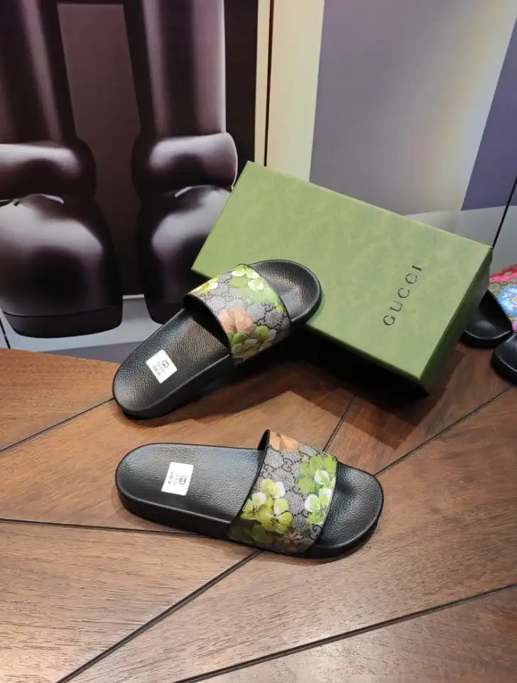 hype Gucci Slippers