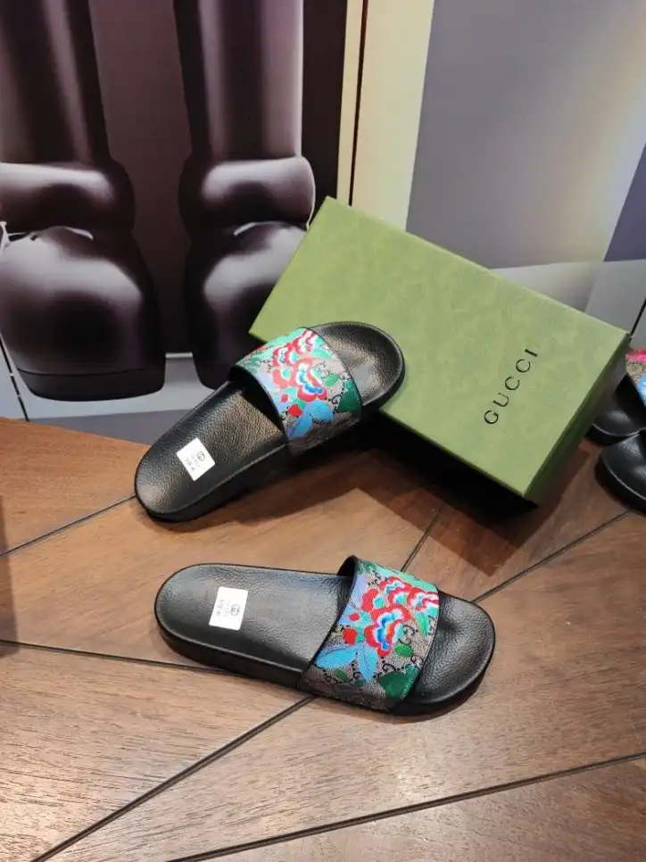 hype Gucci Slippers