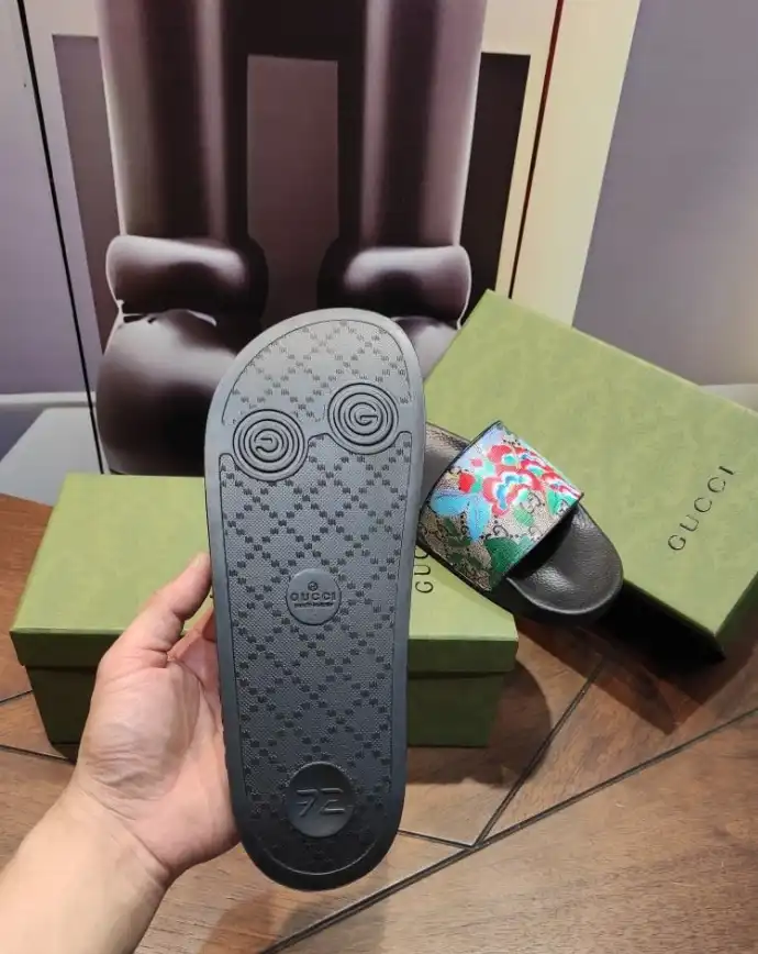 hype Gucci Slippers