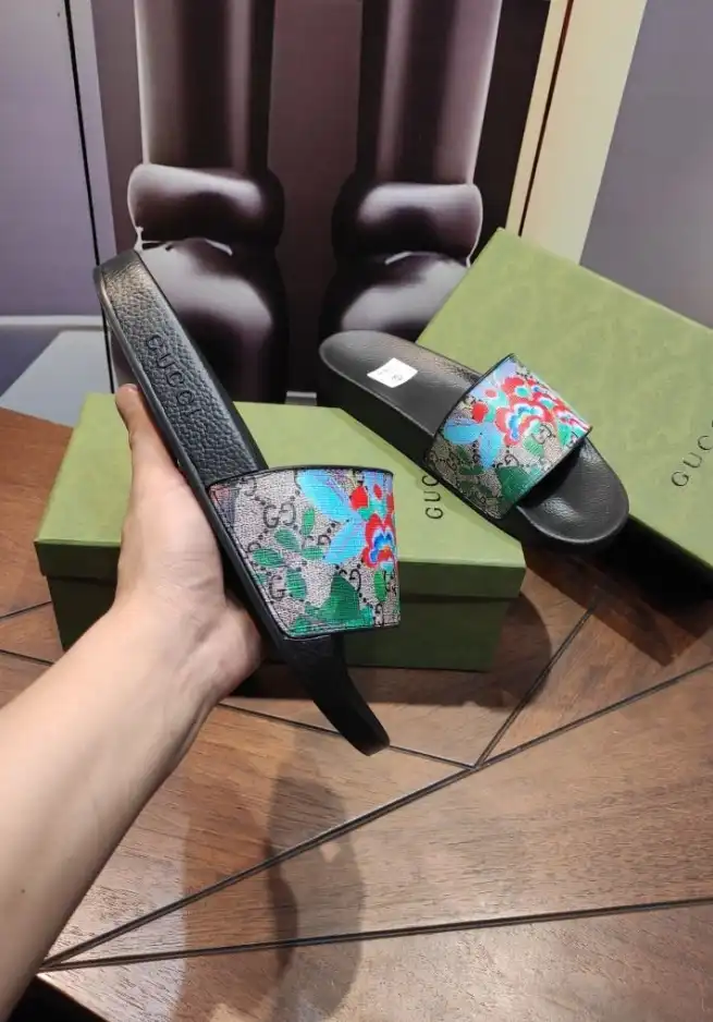 hype Gucci Slippers