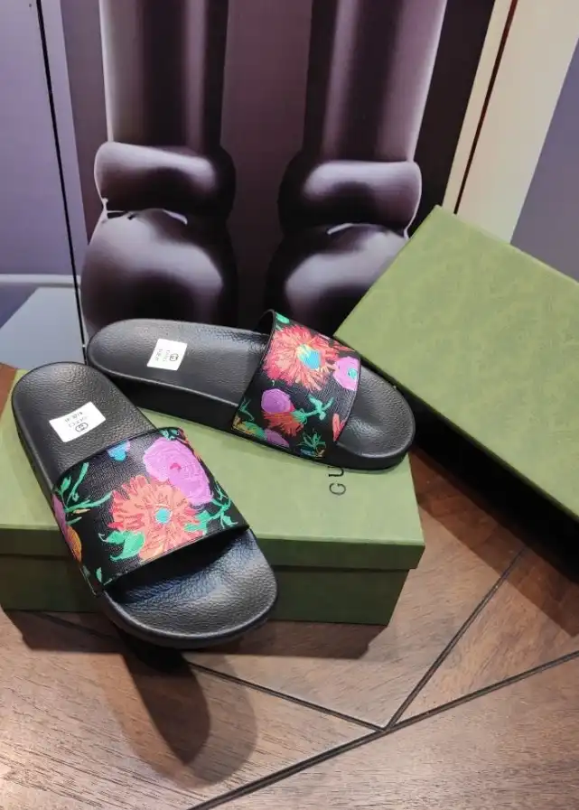 hype Gucci Slippers