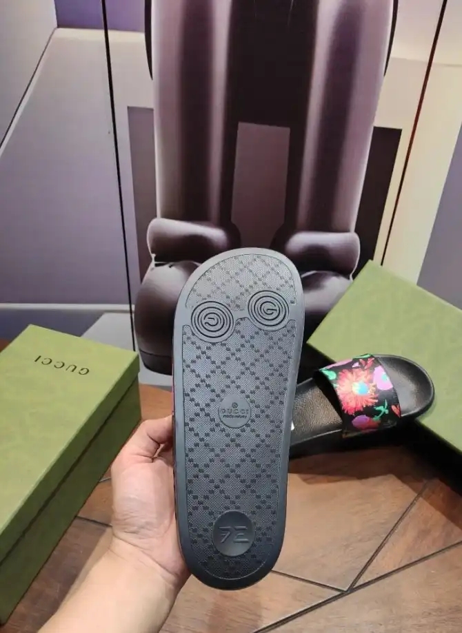 hype Gucci Slippers