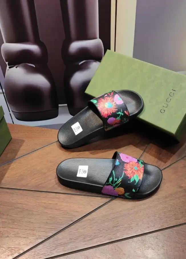 hype Gucci Slippers