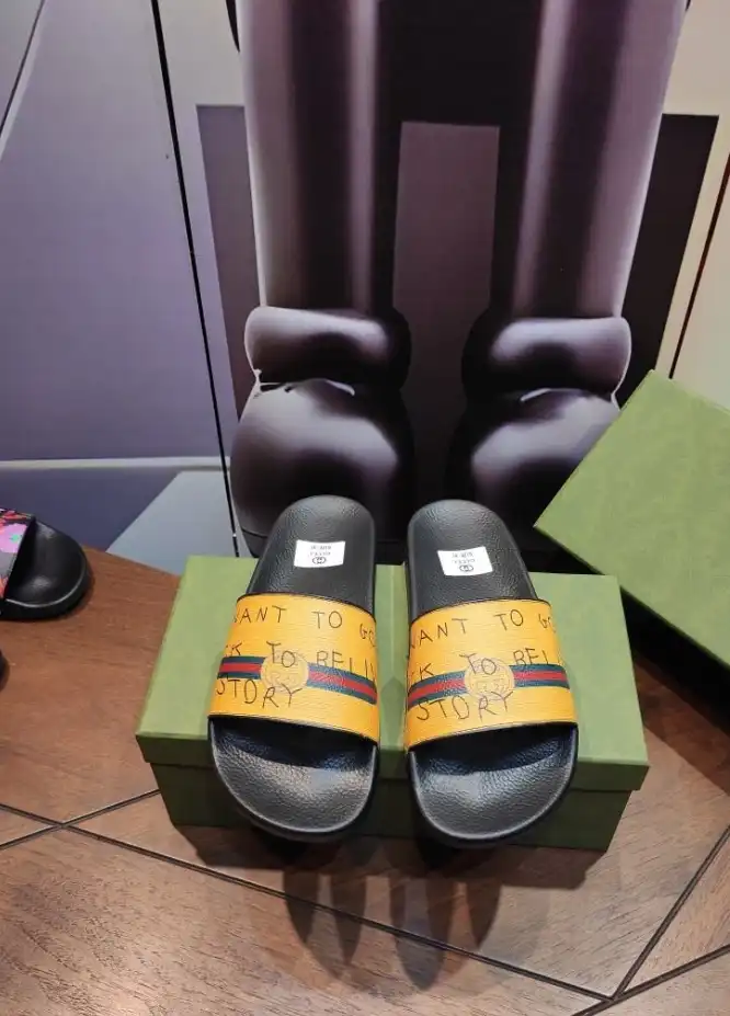 hype Gucci Slippers