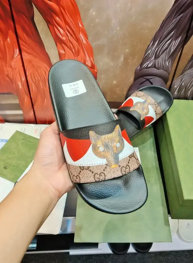 hype Gucci Slippers