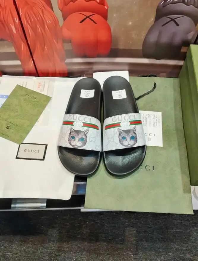 hype Gucci Slippers