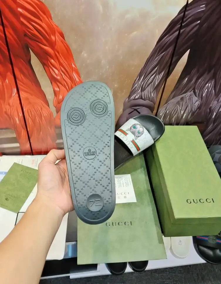 hype Gucci Slippers