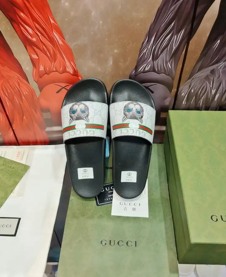 hype Gucci Slippers