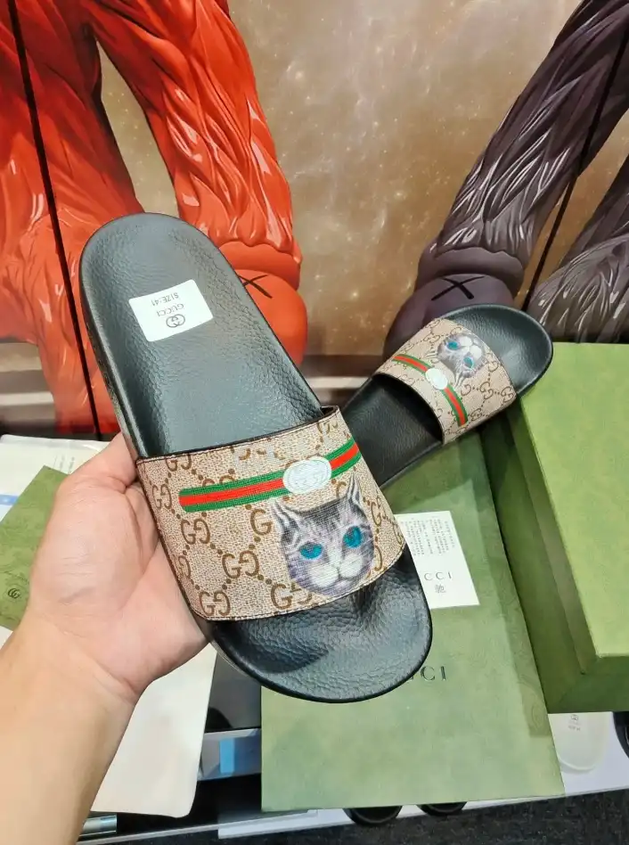 hype Gucci Slippers