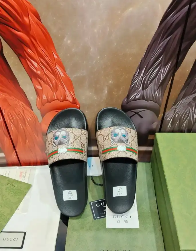 hype Gucci Slippers