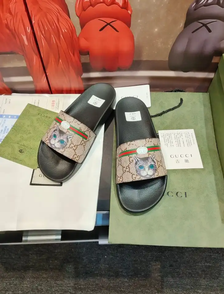 hype Gucci Slippers