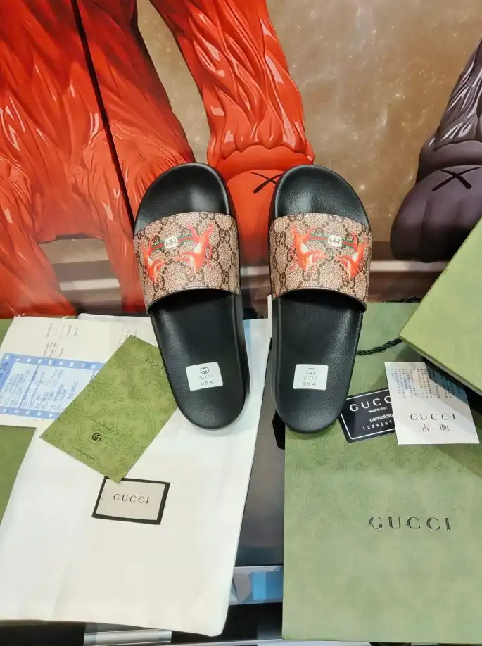 hype Gucci Slippers