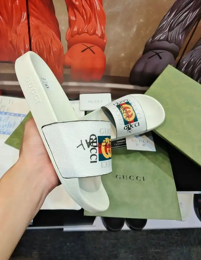 hype Gucci Slippers