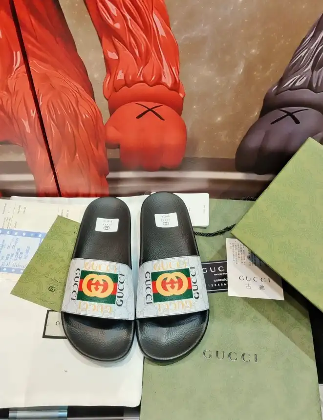 hype Gucci Slippers