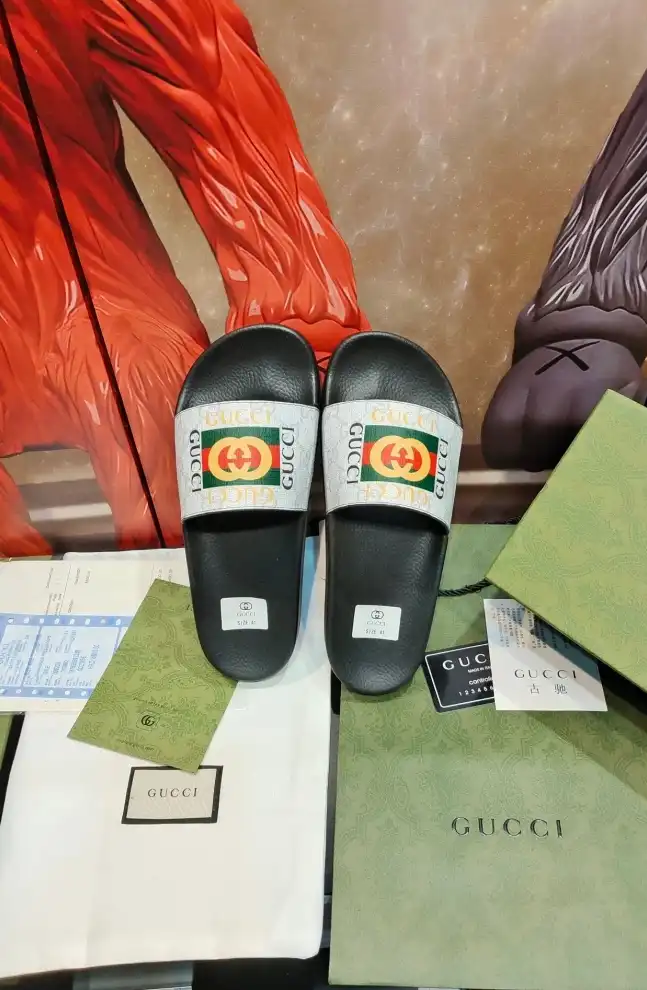 hype Gucci Slippers