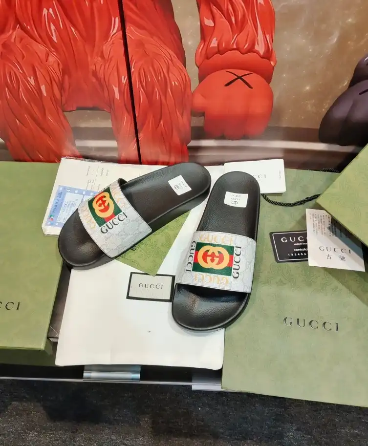 hype Gucci Slippers