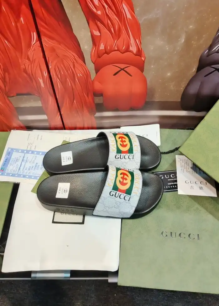 hype Gucci Slippers