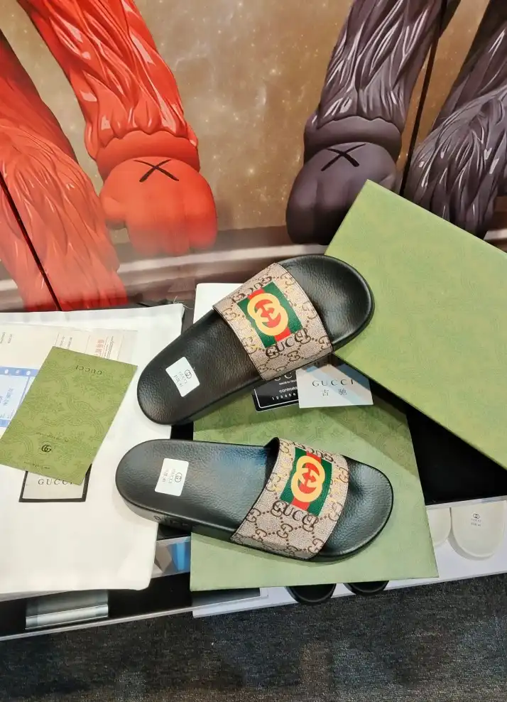 hype Gucci Slippers