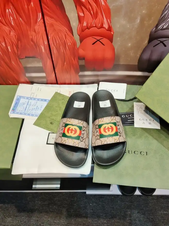 hype Gucci Slippers