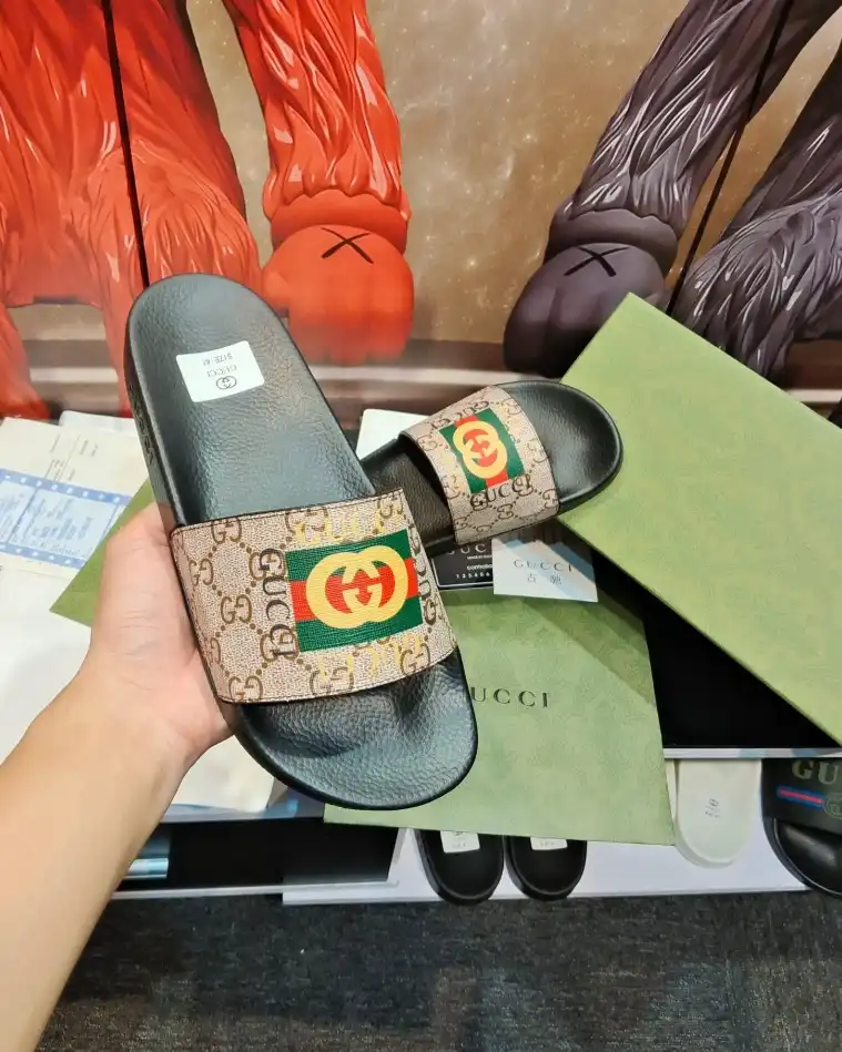 hype Gucci Slippers