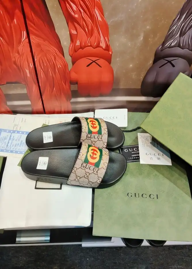 hype Gucci Slippers