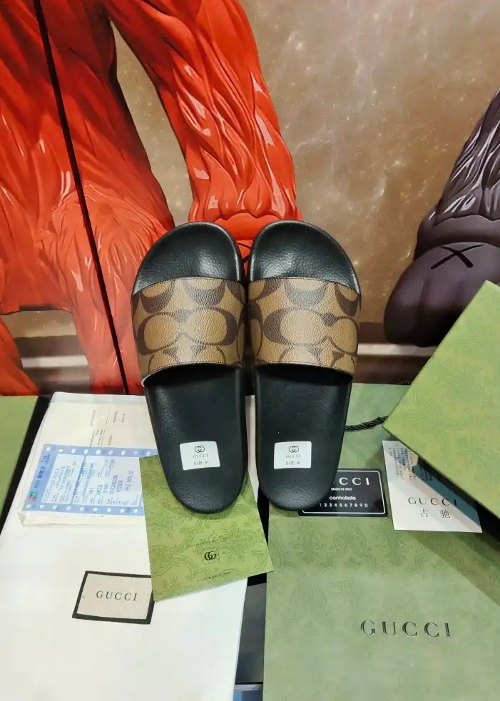 hype Gucci Slippers