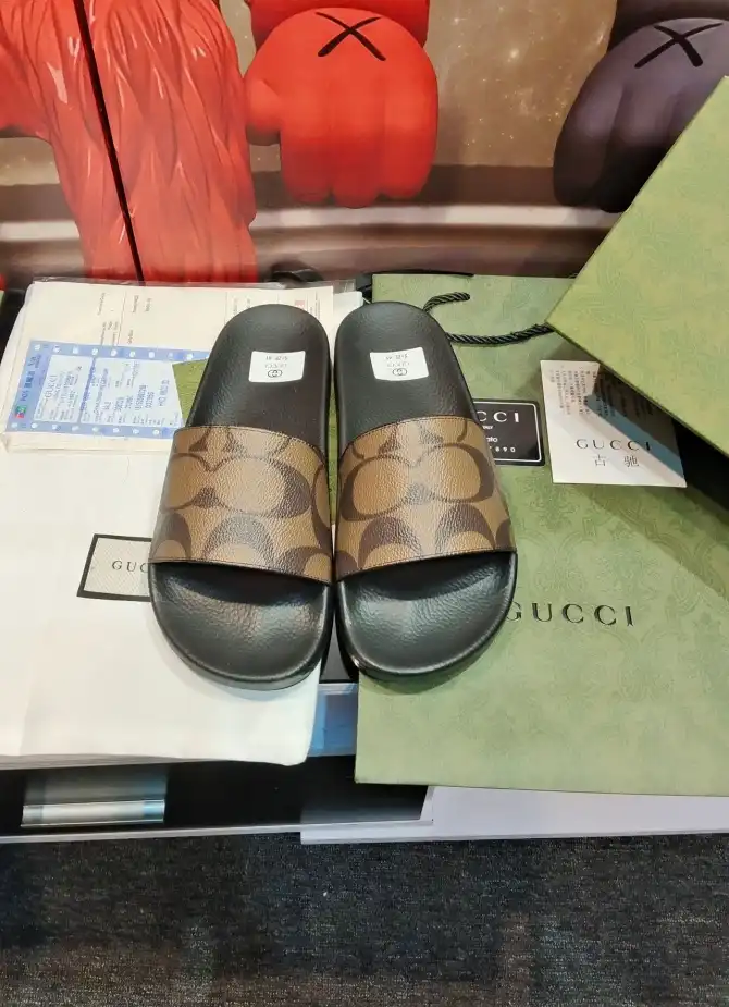 hype Gucci Slippers