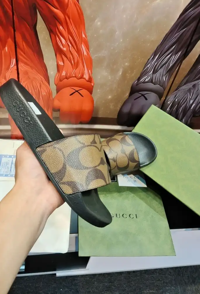 hype Gucci Slippers