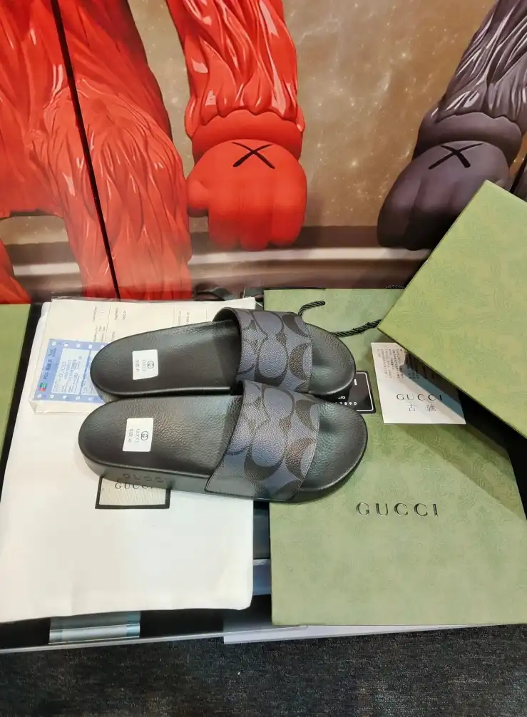 hype Gucci Slippers