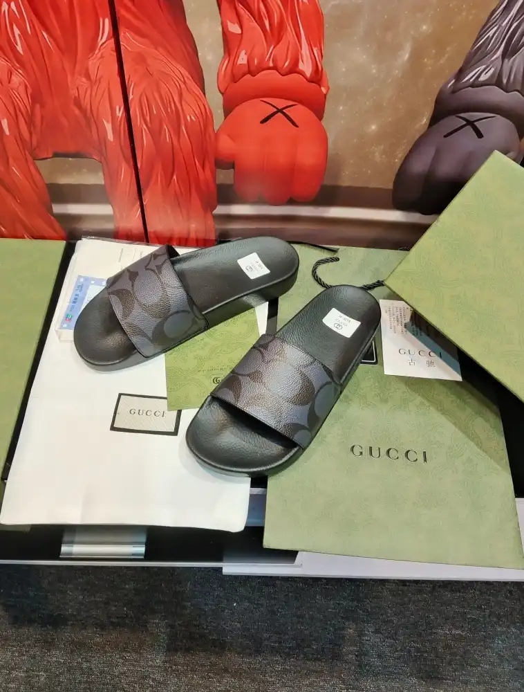 hype Gucci Slippers