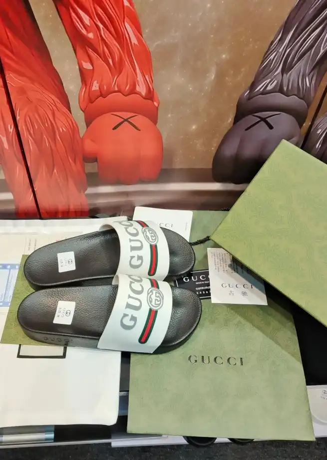 hype Gucci Slippers