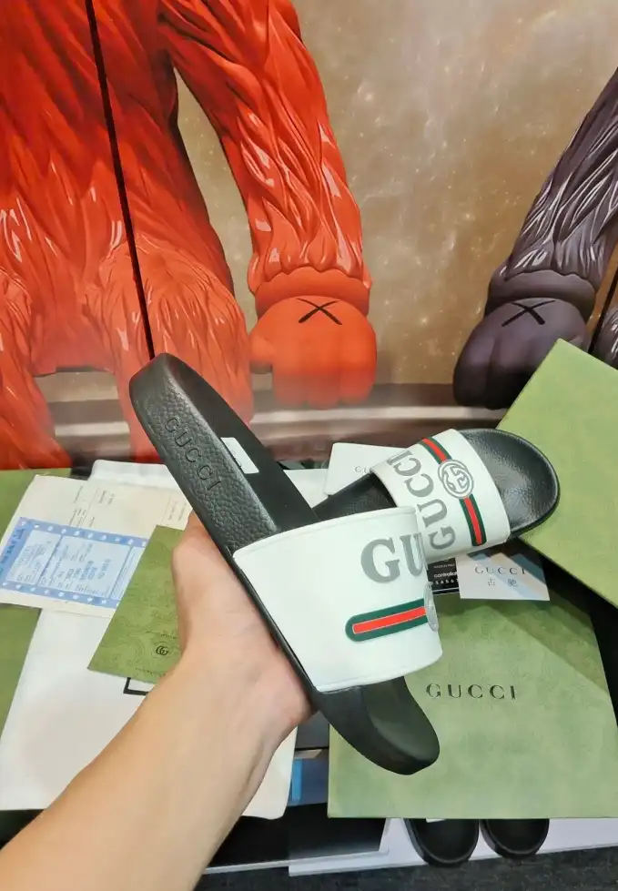 hype Gucci Slippers