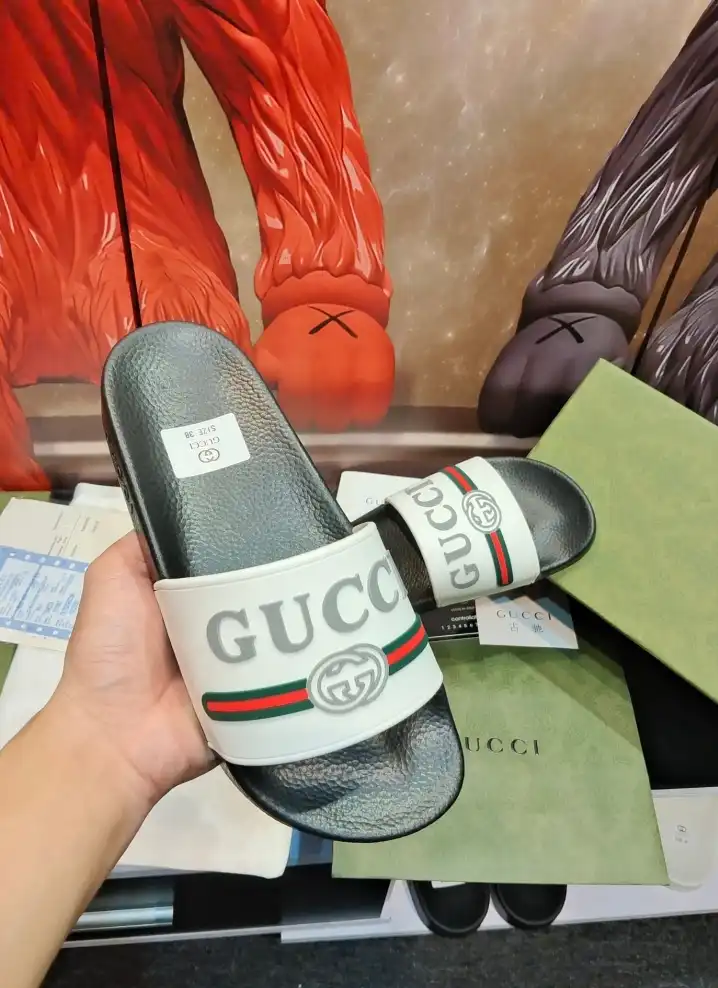 hype Gucci Slippers