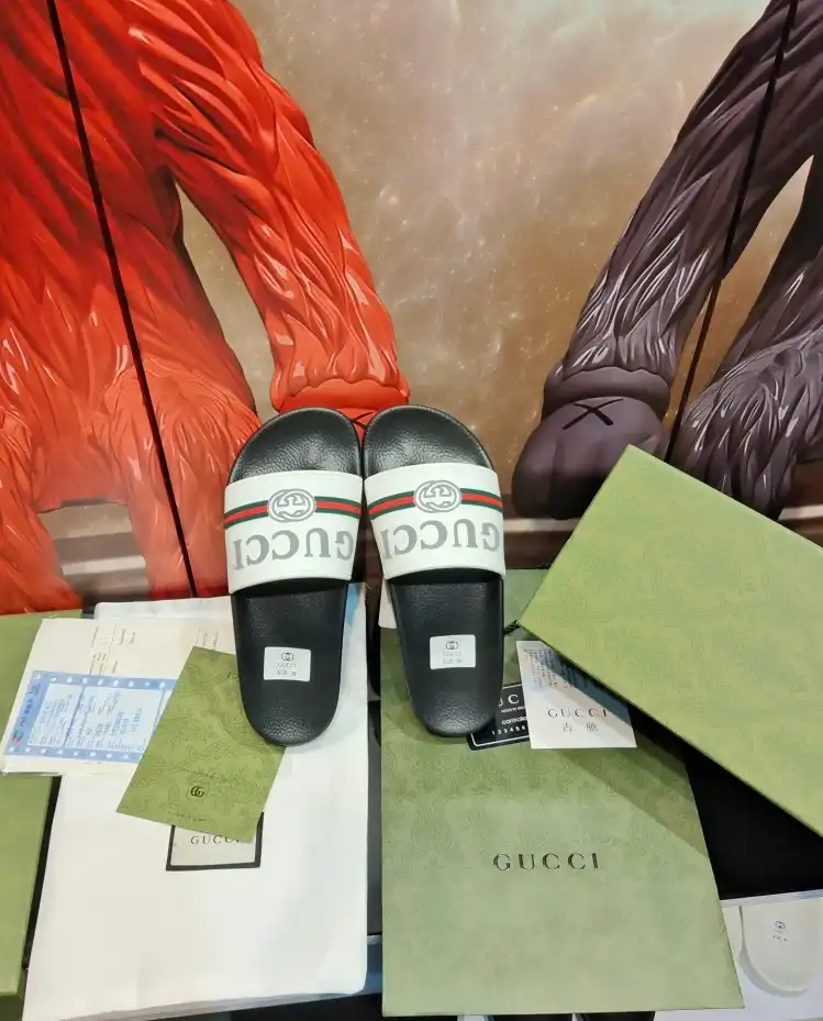 hype Gucci Slippers