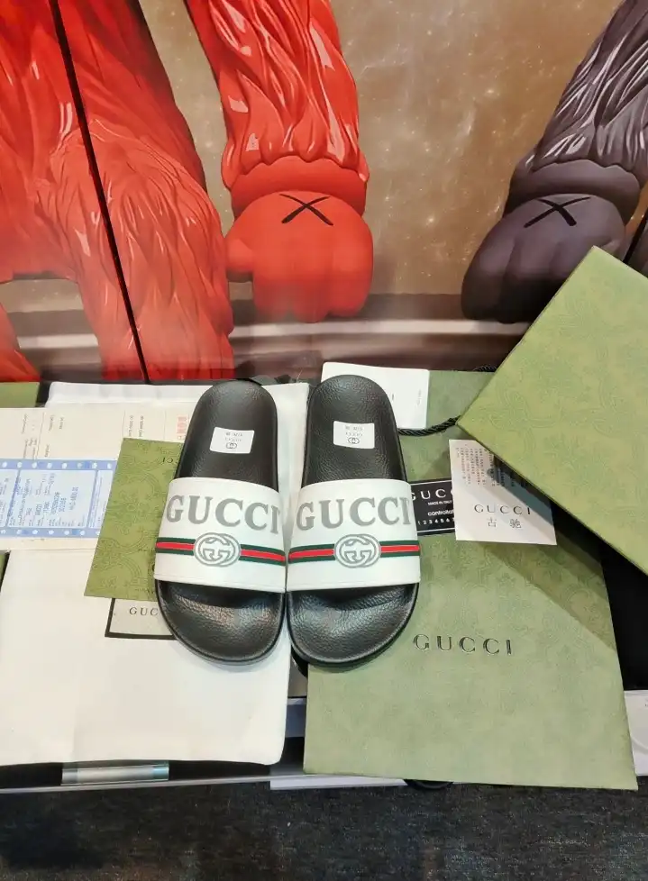 hype Gucci Slippers