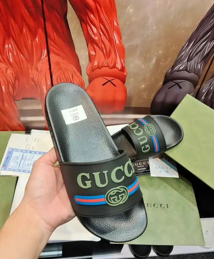 hype Gucci Slippers