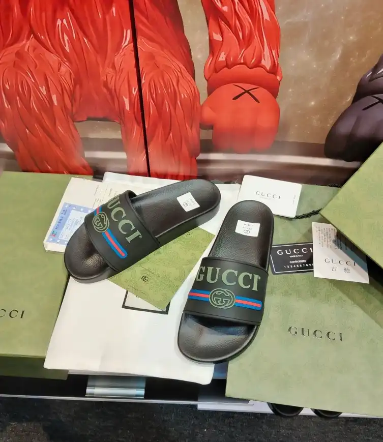 hype Gucci Slippers