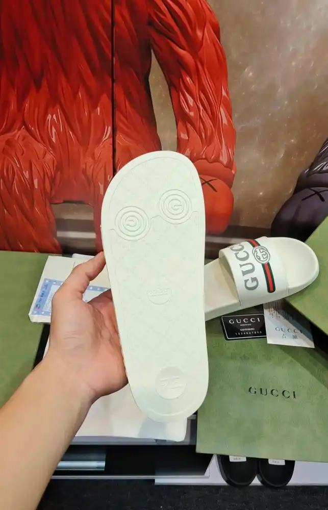 hype Gucci Slippers