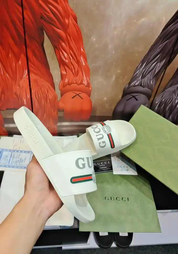 hype Gucci Slippers